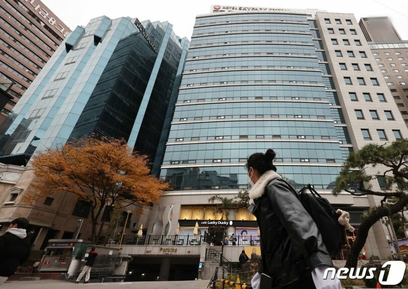 ホテルスカイパーク明洞2号店とホテルスカイパークセントラル明洞店(c)news1