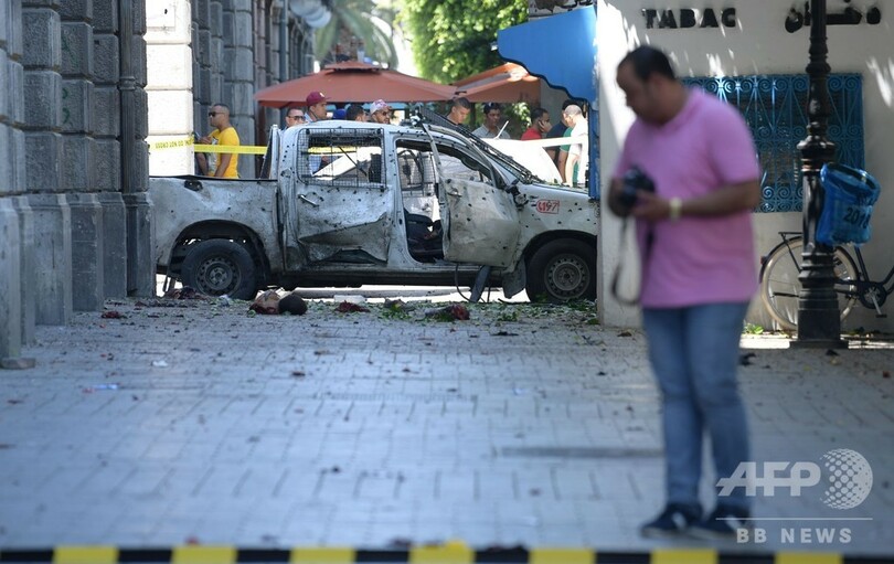 チュニジア大統領、病院に搬送 首都では連続自爆攻撃