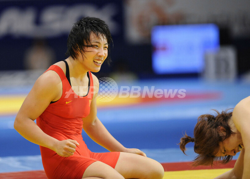 浜口 準決勝で敗れ3位決定戦へ、女子レスリング世界選手権