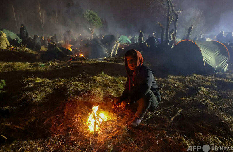 ベラルーシ、国境の移民野営地を撤去