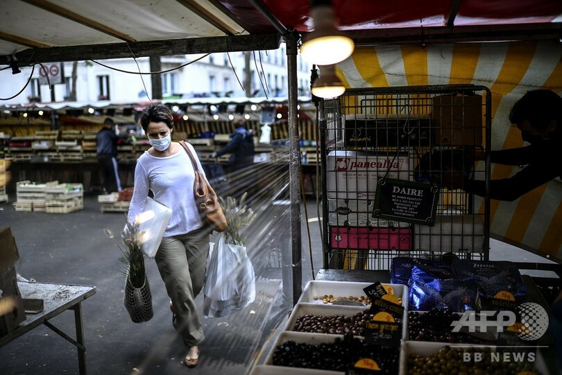 フランス、コロナ新規感染7379人 「指数関数的」増加