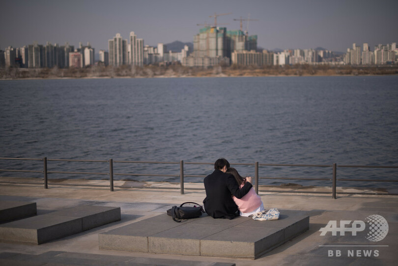 性行為の同意能力は16歳から、韓国が13歳から引き上げ