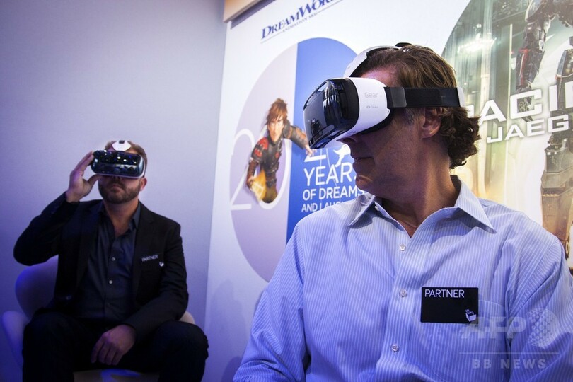 サムスン、「ギャラクシー・ノート4」発表 VR製品も