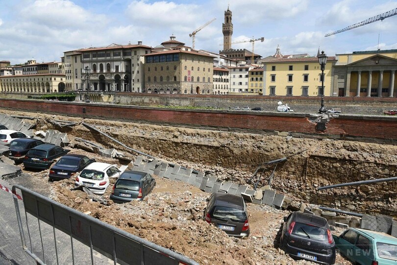 土手が200メートルにわたって陥没 伊フィレンツェ