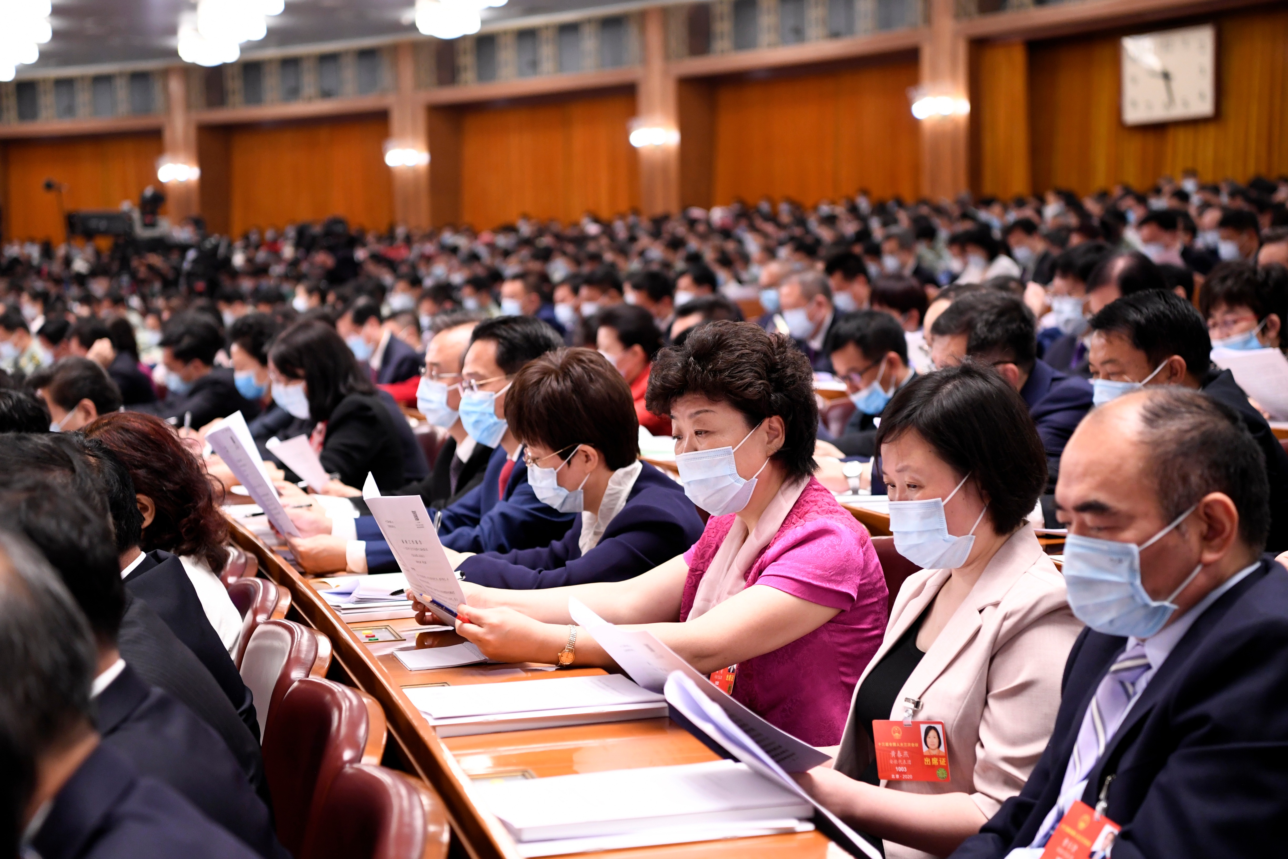 減税・料金引き下げに力を入れる 中国政府活動報告 減税・料金引き下げに力を入れる 中国政府活動報告