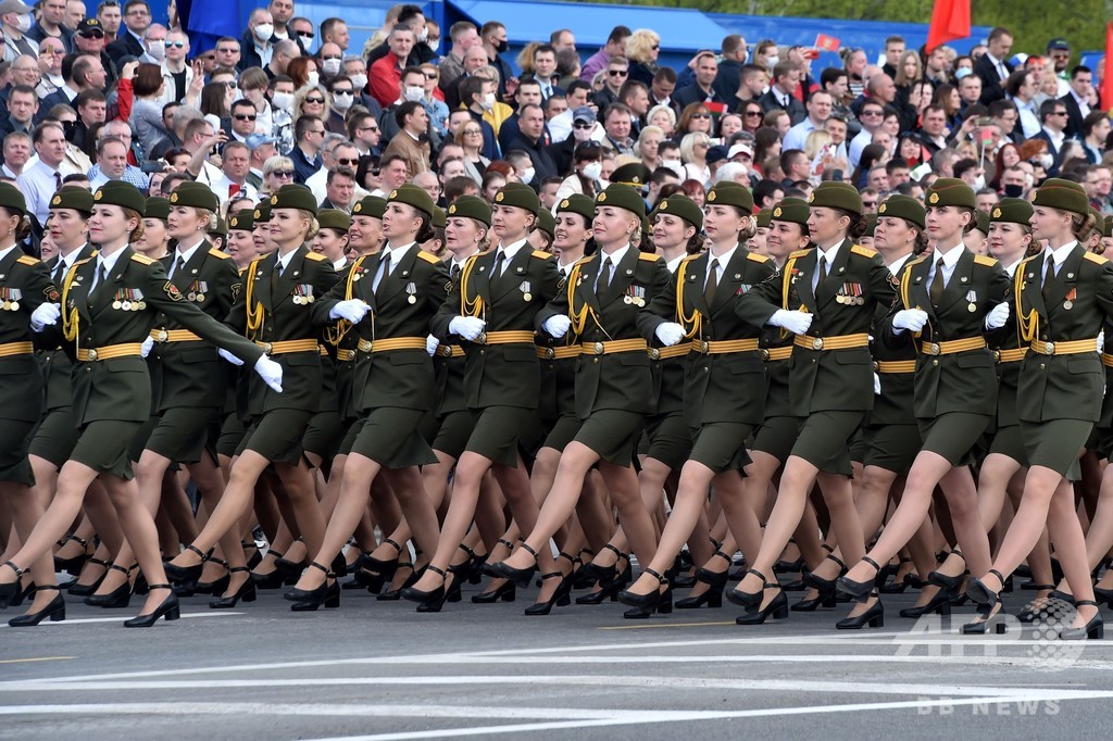 コロナ感染2万人超でも軍事パレード 戦勝75周年 ベラルーシ 写真16枚 国際ニュース Afpbb News