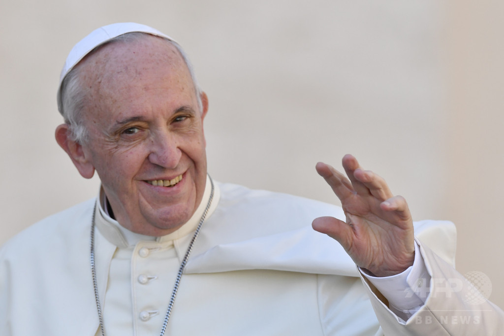 ローマ法王、日本の「過度の競争」を戒め 学生とテレビ会議 ローマ法王、日本の「過度の競争」を戒め 学生とテレビ会議