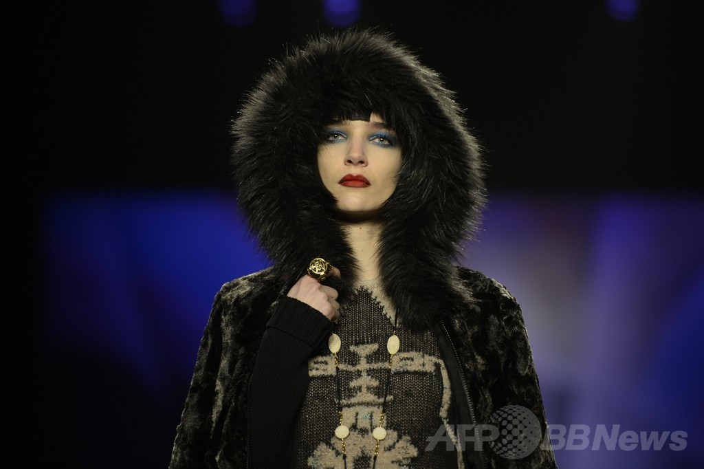  ＜14/15年秋冬NYコレクション＞アナ スイ