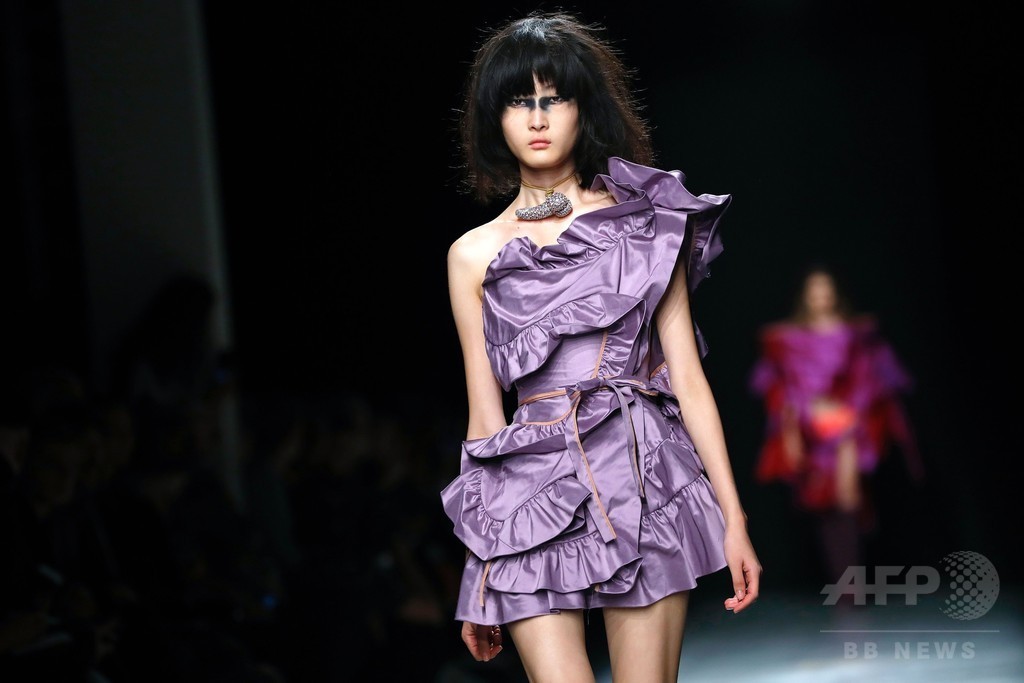 「アンドレアス・クロンターラー フォー ヴィヴィアン・ウエストウッド」17年春夏