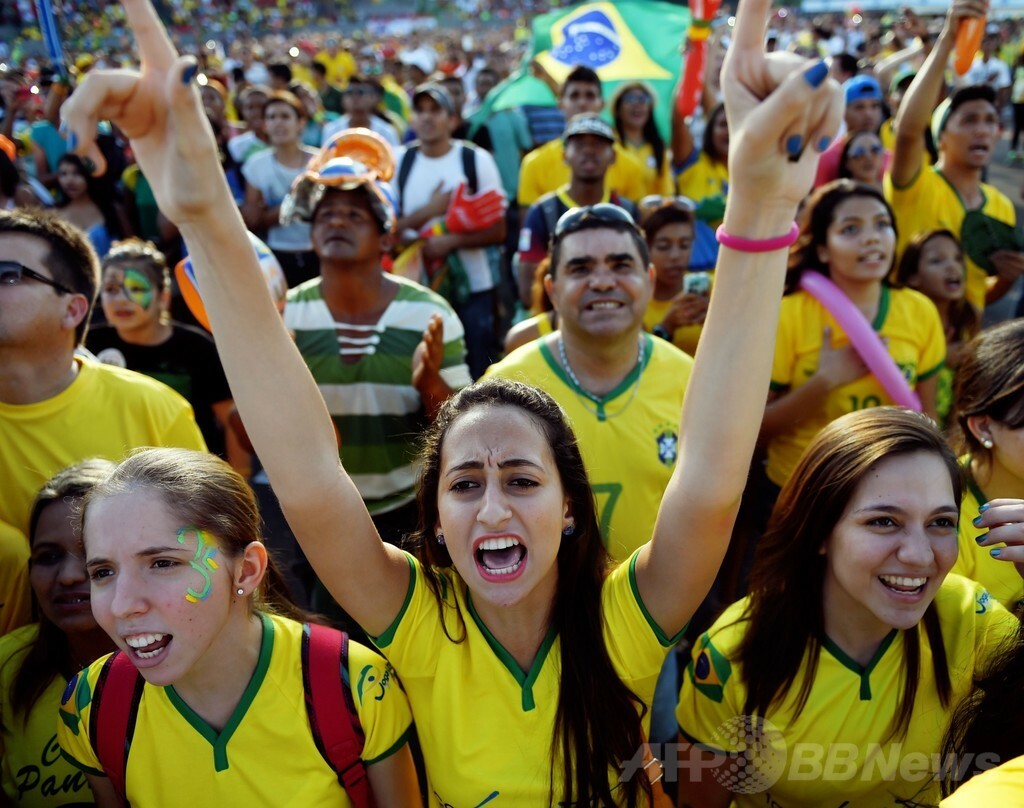 ブラジルw杯開幕に沸くサポーター 国際ニュース Afpbb News