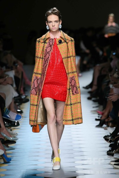 「ミュウミュウ」南青山店オープン、ショー＆パーティーを開催