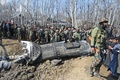 インド北部ジャム・カシミール州バッジャンに墜落したインド空軍機の残骸（2019年2月27日撮影）。(c)Tauseef MUSTAFA / AFP