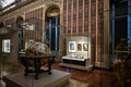 改修を終えた仏パリのフランス国立図書館が公開した美術品（2022年9月5日撮影）。(c)STEPHANE DE SAKUTIN / AFP