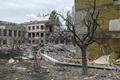ウクライナ東部ドネツク州クラマトルスクで、戦争で損傷した学校（2022年7月25日撮影、資料写真）。(c)BULENT KILIC / AFP
