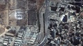 大規模な爆発事故が起きたレバノンの首都ベイルートの港湾地区（左側）を捉えた衛星写真。マクサー・テクノロジーズ提供（2020年8月5日撮影）。(c)AFP PHOTO / SATELLITE IMAGE ©2020 MAXAR TECHNOLOGIES