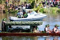 先住民マオリの王、キインギ・トゥヘイティア・ポタタウ・テ・フェロフェロ7世の葬儀に参列するナ・ワイ・ホノ・イ・テ・ポ・パキ新女王（中央）。ニュージーランド・ナルアワヒアで（2024年9月5日撮影）。(c)DJ Mills / AFP
