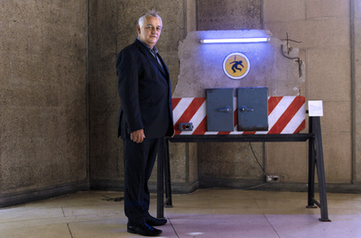 ベルリンの壁使ったアート48点、9400万円で落札 フランス