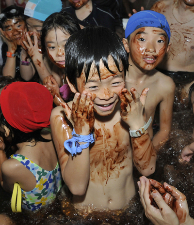 バレンタインの熱々チョコレート風呂、箱根