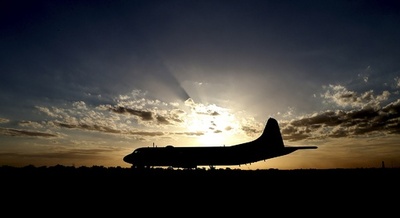 不明機捜索の中国機、「疑わしい物体」発見 新華社