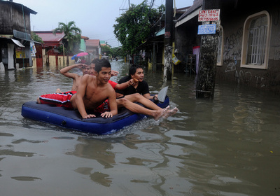 フィリピン首都周辺で豪雨、洪水で7人死亡