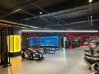 「おばさん出入り禁止」と貼った韓国のジム、会員の大量脱会という「報い」