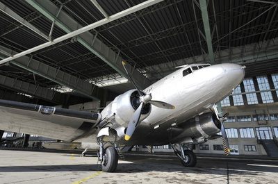 コロンビアで旅客機が墜落、乗客乗員12人死亡