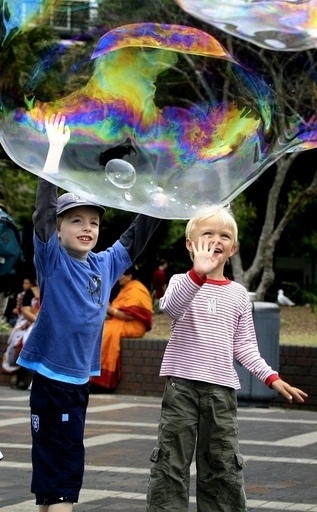 気泡のはじける仕組み、初めて解明 ネイチャー