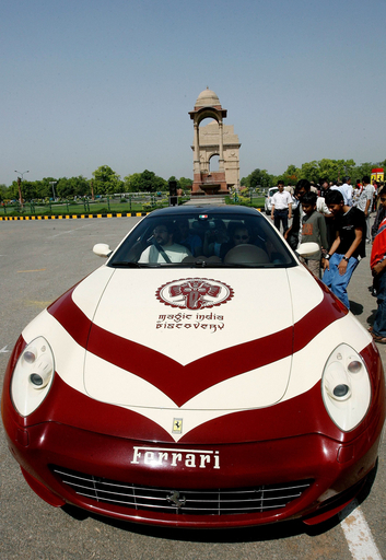 フェラーリ、「Magic India Discovery Drive」実施中