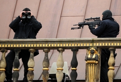 欧州への渡航にテロ警戒呼びかけ、外務省も「注意喚起」