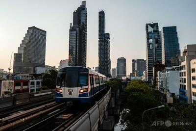 列車内で騒ぐイタリア人若者グループをタイ人女性が毅然と注意 動画拡散で大使館が謝罪