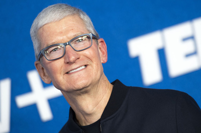 米アップルのクックCEOに報酬、自社株で830億円相当