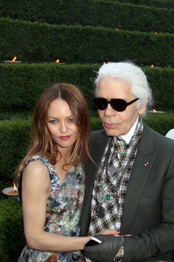 ヴァネッサ・パラディ、カーラ・ブルーニ元恋人のミュージシャンと交際