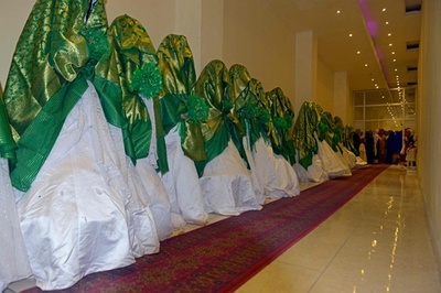 カブールで集団結婚式 終始隔離の新郎新婦70組