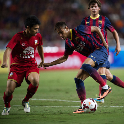 ネイマールがバルサ初得点！タイ代表に大勝