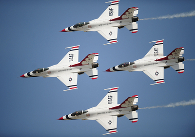 米空軍「サンダーバーズ」など登場、ルーマニアの航空ショー