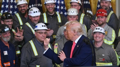 動画:トランプ氏、石炭採掘「加速」へ大統領令署名