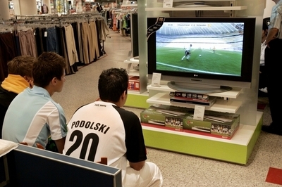 勤務中のW杯観戦「おとがめなし」、ドイツ経営者団体が粋な計らい