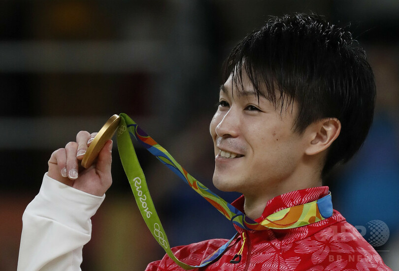 内村、個人総合で金メダル 五輪2連覇の偉業達成