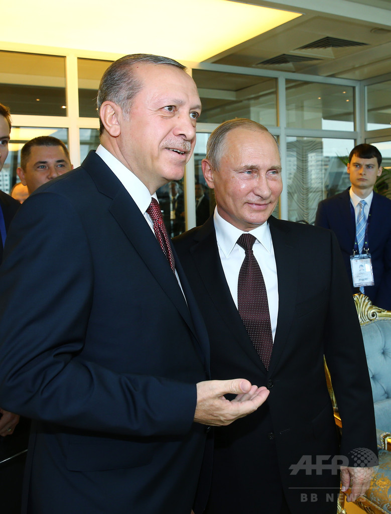 ロシアとトルコ、黒海経由の天然ガスパイプライン建設協定に署名