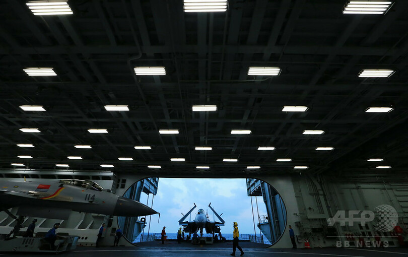 中国、東シナ海で実弾演習 空母「遼寧」も参加
