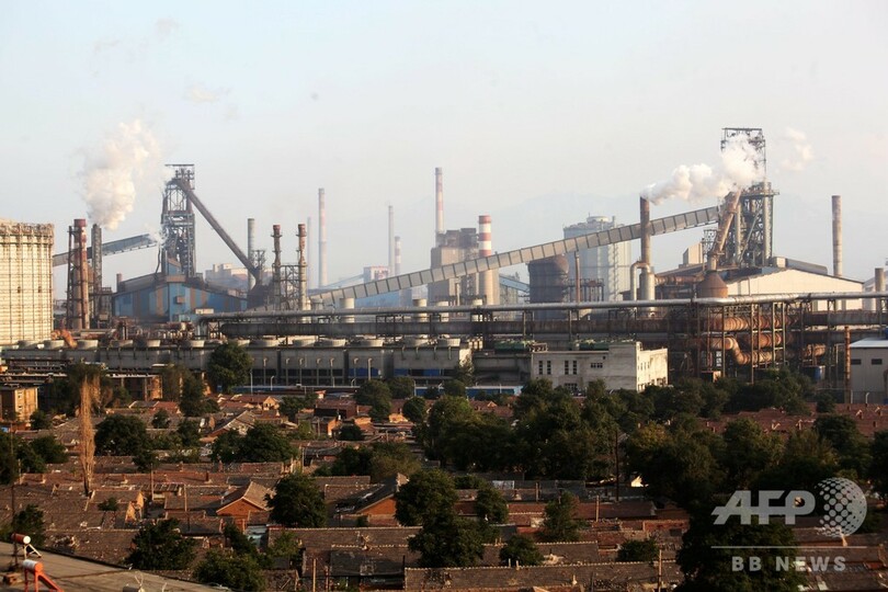 中国・冬の大気汚染対策、厳しくなる見込み ピーク時鉄鋼生産半減求める
