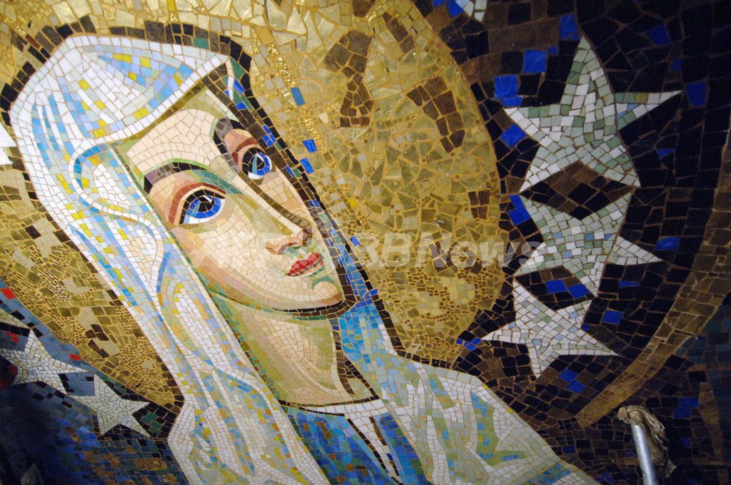 聖テレーズ聖堂のモザイク画が修復される フランス 写真5枚 国際ニュース Afpbb News