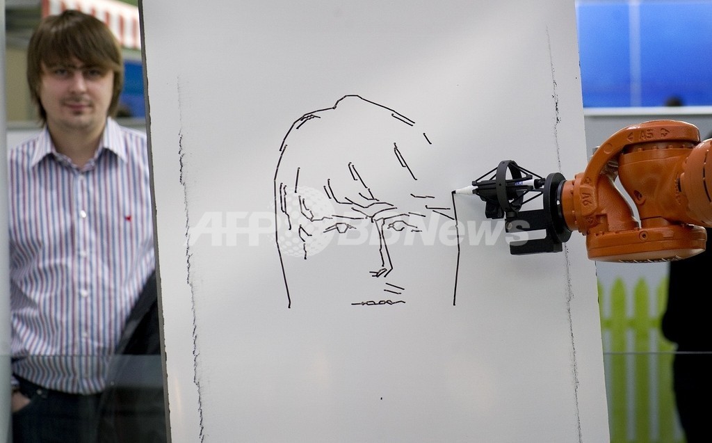 正直すぎ る似顔絵描きロボット Cebitで注目 写真1枚 国際ニュース Afpbb News