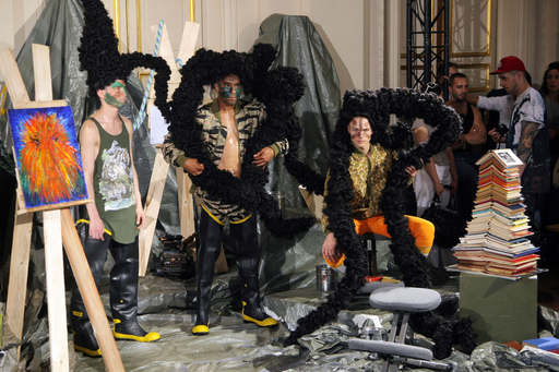 ベルンハルトウィルヘルム　ロングベスト ヴィア バス ストップ×ベルンハルト・ ウィルヘルム、20周年記念