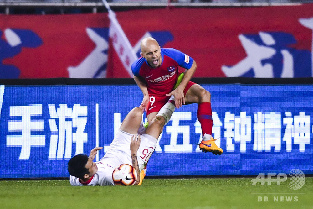 中国リーグ開幕24試合でレッド10枚 股間蹴った選手は5試合出場停止 写真2枚 国際ニュース Afpbb News