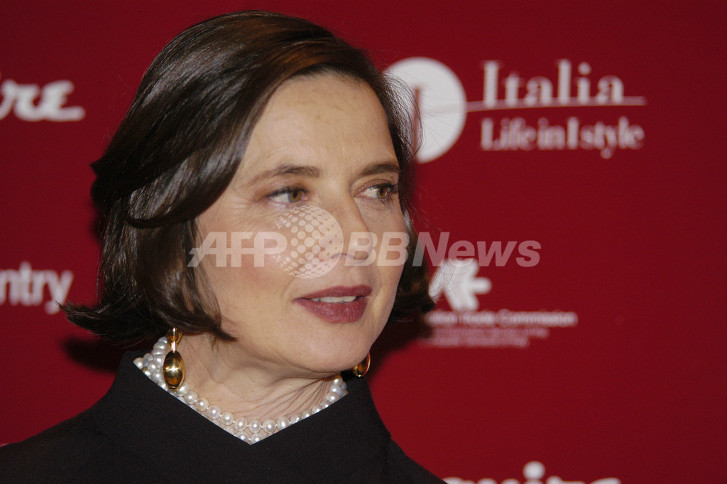 イザベラ・ロッセリーニ、伊貿易振興会の「スタイル・アイコン」に