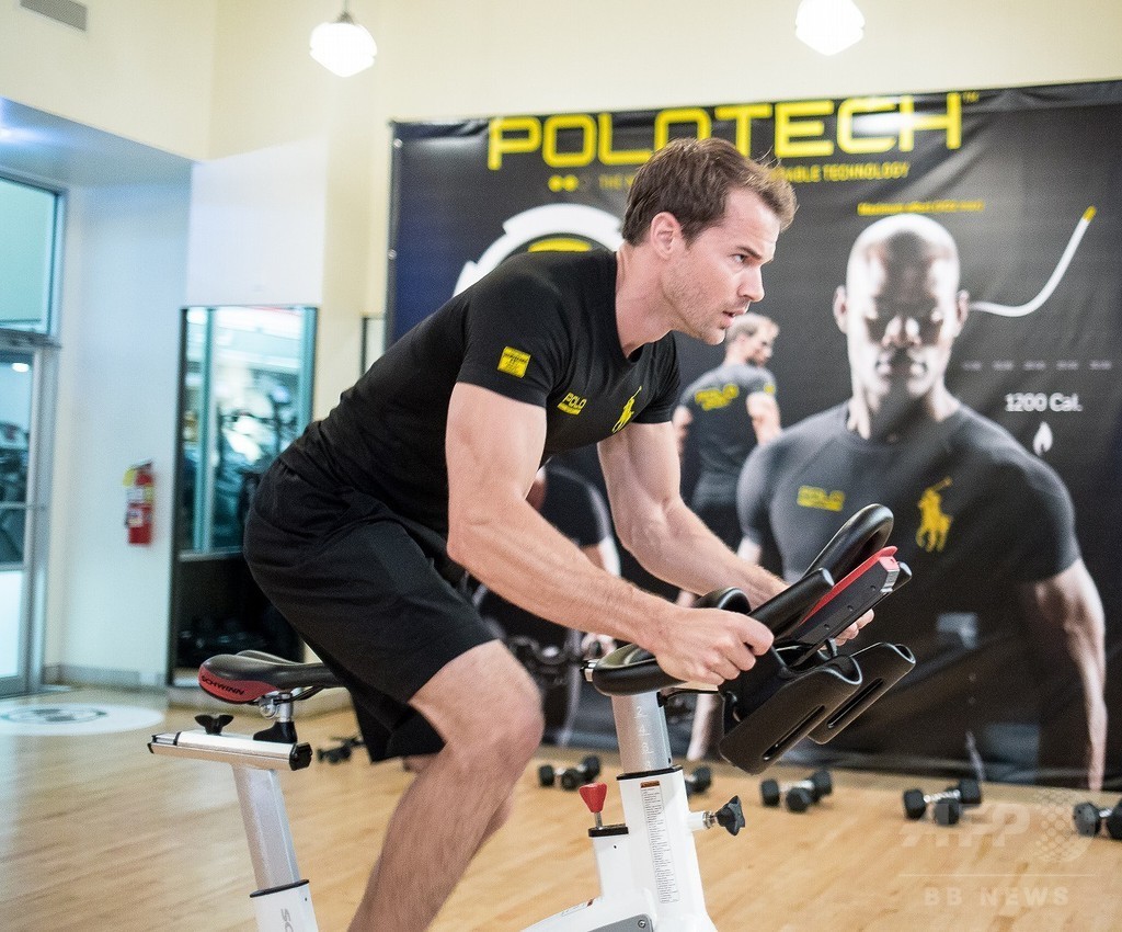 「ラルフ ローレン」、運動量を計測可能な「スマートシャツ」発売