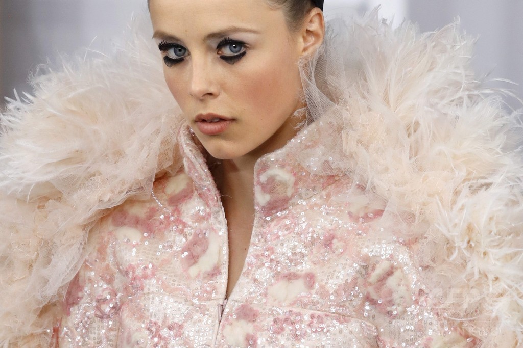 「シャネル」16/17年秋冬パリ・オートクチュール