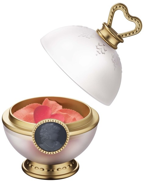 カメオやローズも美しい「レ・メルヴェイユーズ ラデュレ」