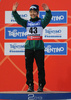 ノルディックスキー世界選手権2013（Nordic World Ski Championships 2013）は22日、イタリアのバルディフィエメ（Val di Fiemme）でジャンプ女子の個人ノーマルヒルが行われ、W杯総合優勝を決めた高梨沙羅（Sara Takanashi）は2位に入り、銀メダルを獲得した。

表彰式で声援に応える高梨沙羅（2013年2月22日撮影）。(c)AFP/PIERRE TEYSSOT